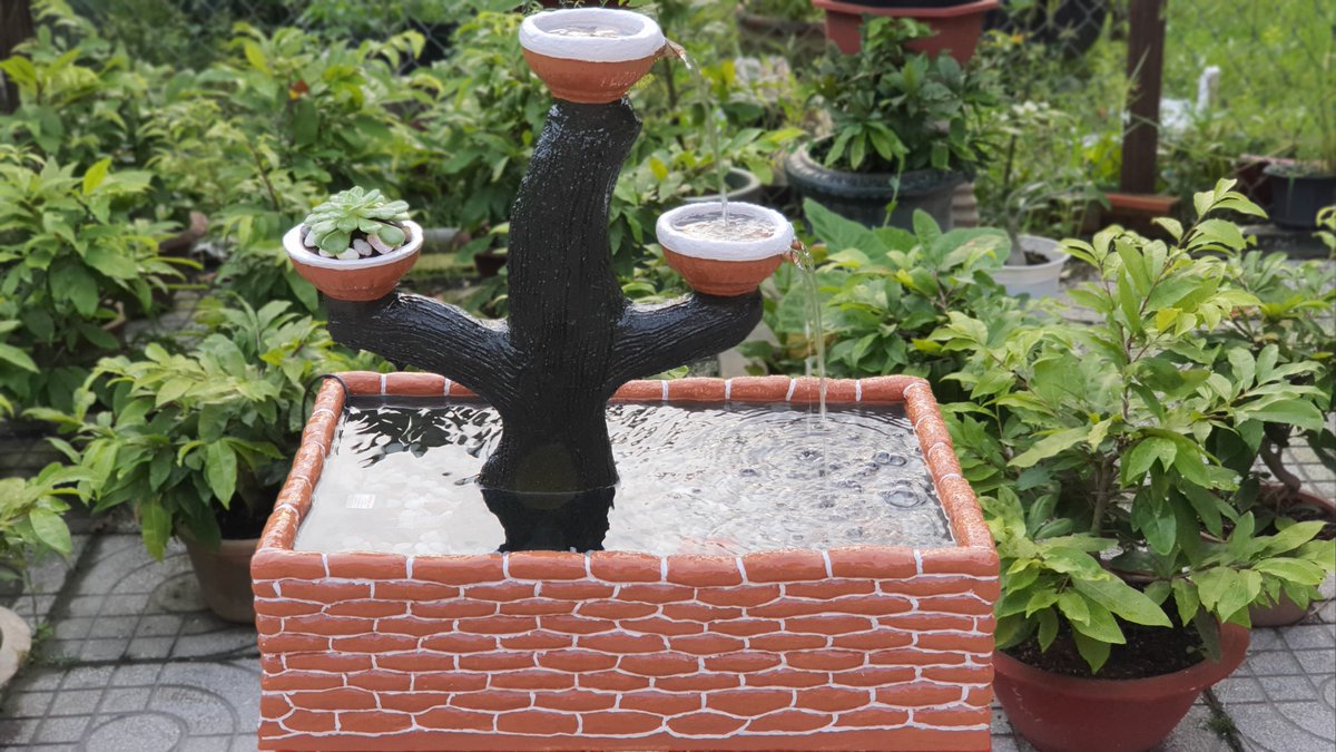 InLifeHacks's tweet photo. Amazing ...The Guy This Making Goldfish Tank Combined Very Creation Fountain From Cement😲👏❤️
👀See how he does it? on his youtube channel👉https://t.co/DbUWGx0Gw2
#DYIIdea #GoldfishTank #Fountain #Cement #craftideas https://t.co/BlTR623LEJ
