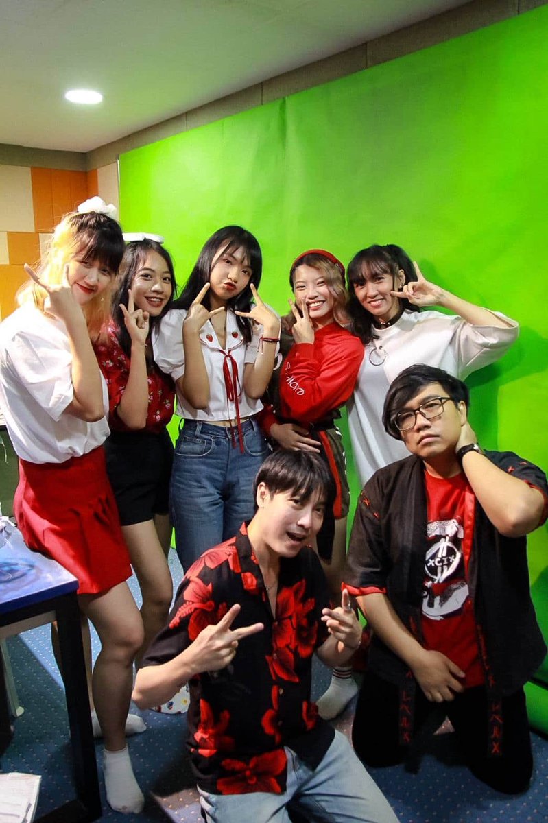 IdolMayday's tweet photo. ขอบคุณรายการ สโมสรมวยปล้ำ ที่เชิญพวกเราไปออกอีกครั้งนะคะ 
สนุกมากๆ เลย ใครได้รางวัลจากพวกเราบ้างไหมนะ?❤️🖤

#MAYDAYIDOL
#สโมสรมวยปล้ำ
#FM97 https://t.co/nkxNhQHysm