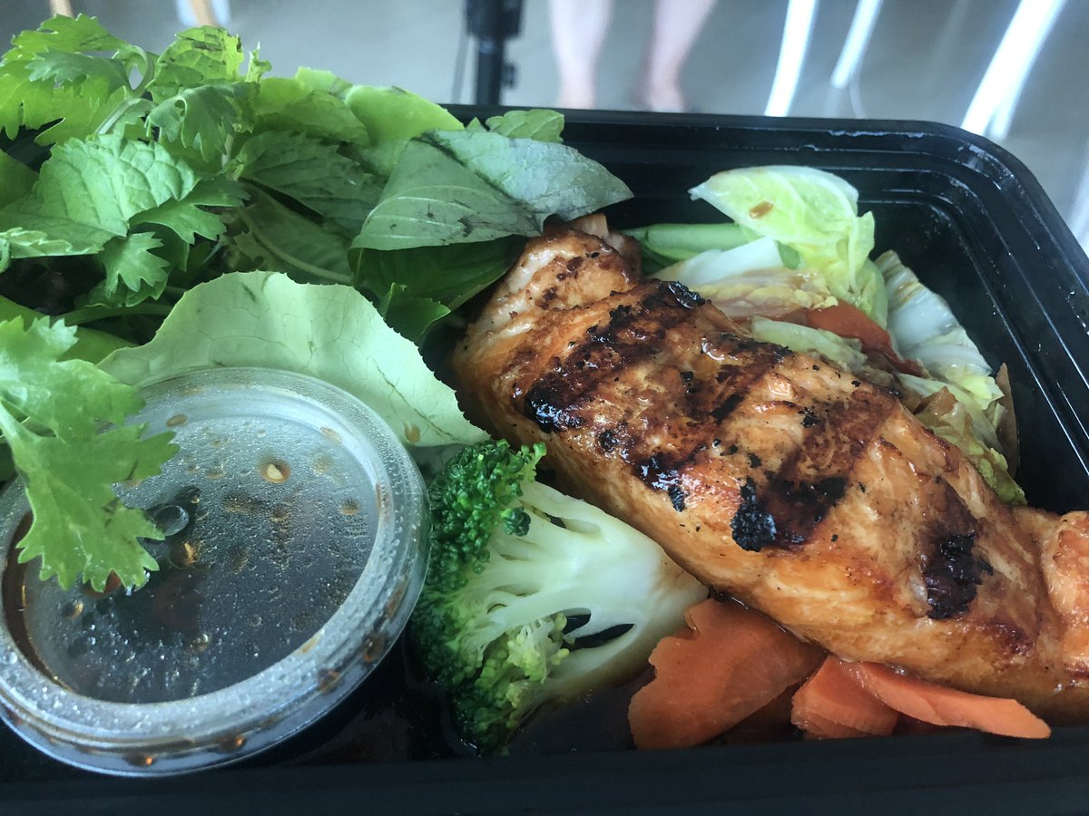 traceyjcott's tweet photo. @NishaKatona Vietnamese delivered to the house in #Dubai yummy #helpinglocal https://t.co/lKsl6EKUzv