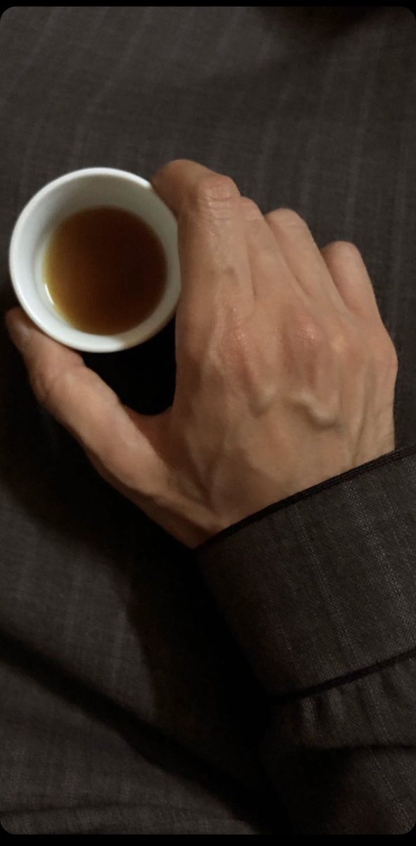 Bb55__'s tweet photo. ماني خلي من هاجسً يقّعد النيم 
خلا السهر لممشتّت الذهن عاده ..
.
#حايل https://t.co/xBoANY5LMc