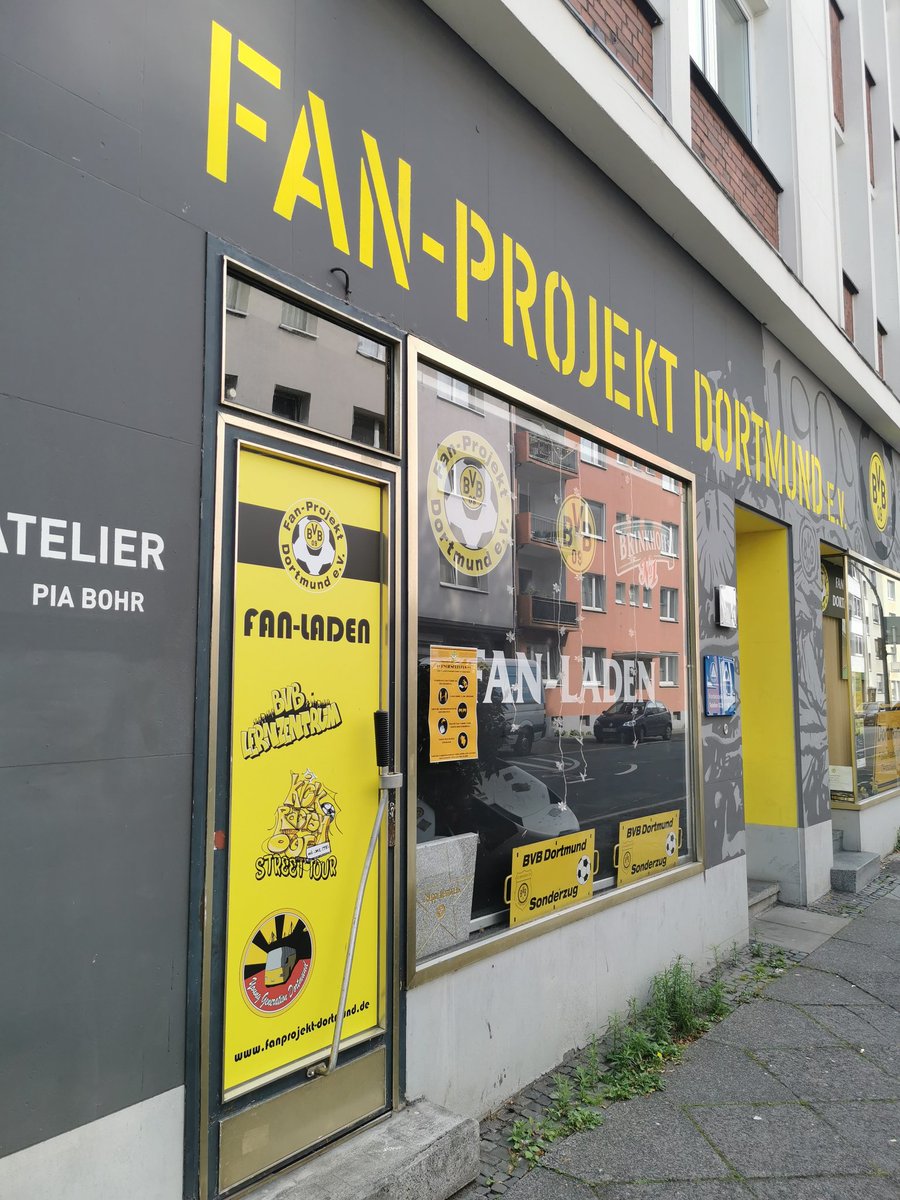 Das  @fanprojektdo überrascht uns mit einem kleinen Bierempfang.   #20JahreSG