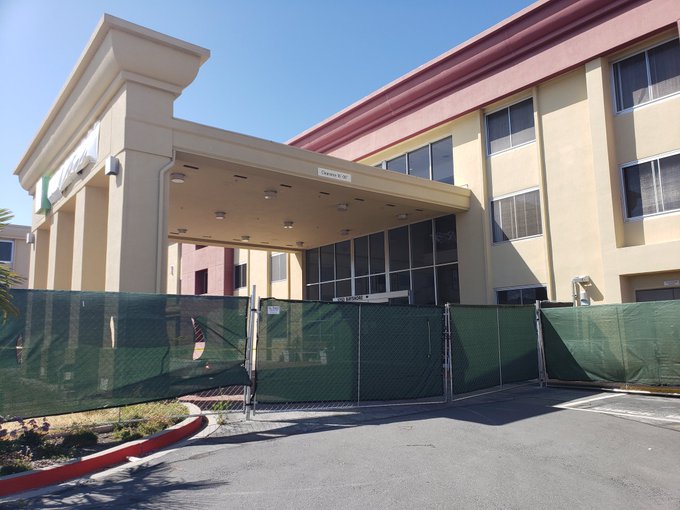 After almost a week of back and forth  neither @SouthwestAir or @bookingcom will own up to their mistake<a href="/tag/sharkweek"class="tags"><span>#sharkweek</span></a>