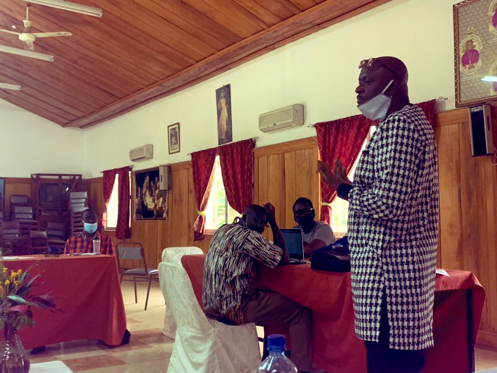 ARTICLE19Gambia's tweet photo. Director of enterprise support GIEPA, Mr Momodou Drammeh delivers a presentation on ‘Investment environment,market demand and operating an Income Generating activity in The Gambian context.@EUinTheGambia @FatouJagneS @GFD_Gambia https://t.co/kMuJsdvD0k