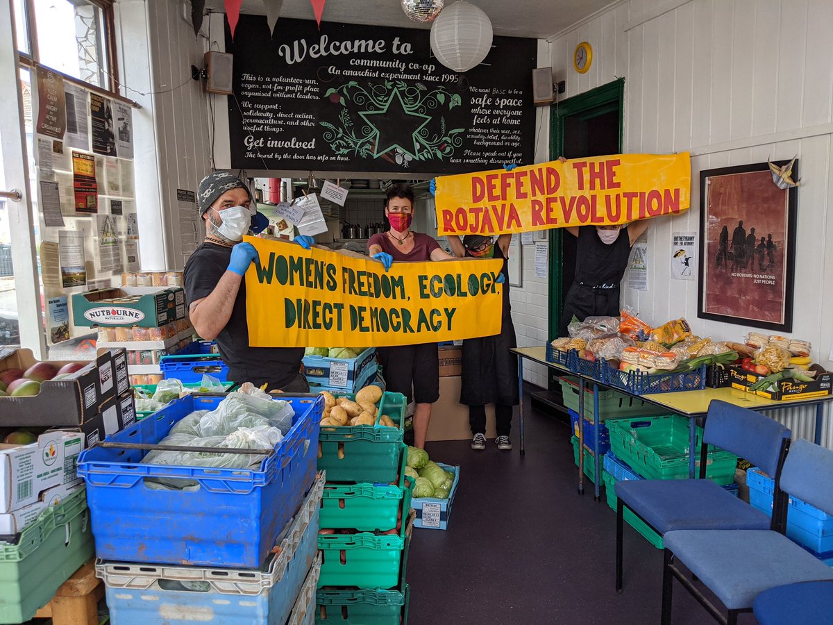 kurdistansolnet's tweet photo. Base&amp;Roses mutual aid food distribution project in Bristol sending a solidarity message to Northeast Syria. #CoOpsRiseUp4Rojava #Riseup4Revolution
B&amp;R was set up as a peoples' response to the coronavirus pandemic https://t.co/JEJyAVYsx2