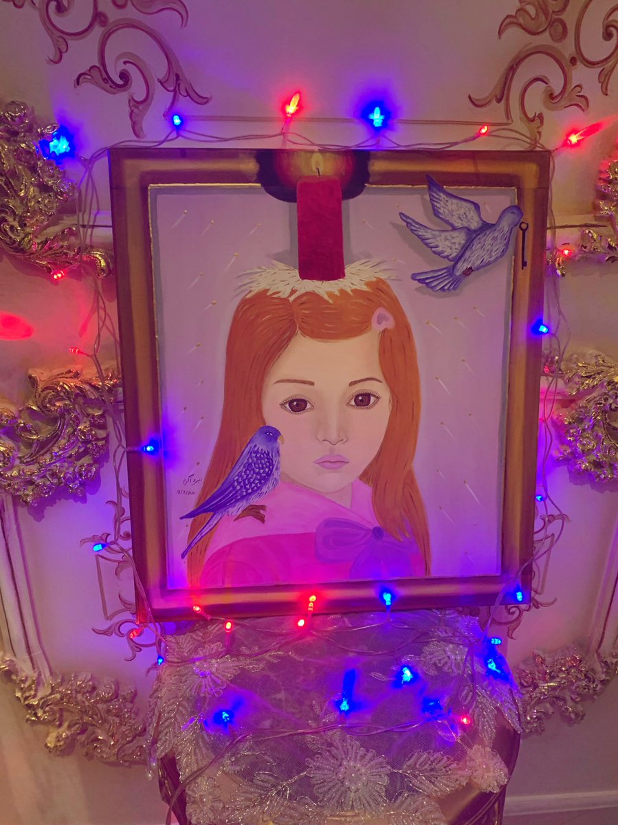 رسمتي الجديدة ♥️♥️
رسمتها في شهر "حوالي 40 ساعة منفصل "
طلعت أجمل مما اتوقع الحمد لله وبالمناسبة السعيدة دي هختار حد عشوائي م اللايكس ارسمه رسم حر ♥️