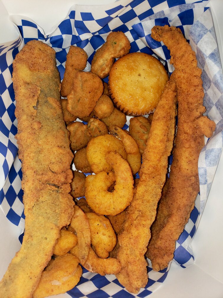 FoodTfx's tweet photo. Looking for something to eat ??
Pull Up To 1900 E Fifth St
Tempe, AZ 85281 ๐ #WingLovers #Azfood #TempeTown #FoodPorn #Macncheese #Cornbread #Fish #BlackOwnedBusinesses #TrapFood #IssaMeal Put Your Orders In https://t.co/XCxRjuLMpY