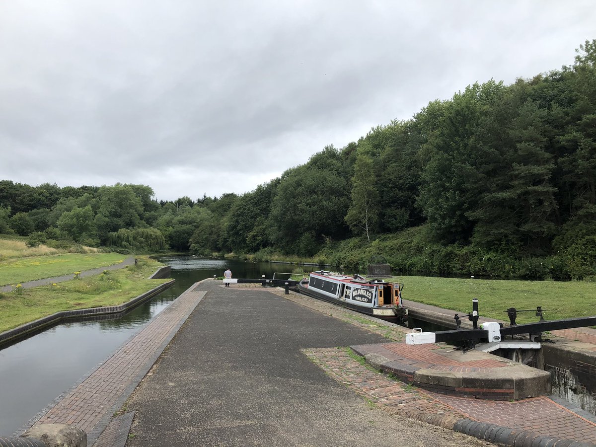 robbrownhx's tweet photo. Just visited the Southern Portal of The Dudley No1 Canal tunnel above Park Head Locks. Thatโs another @InlandWaterways #silverpropeller location. https://t.co/huZTq2h861