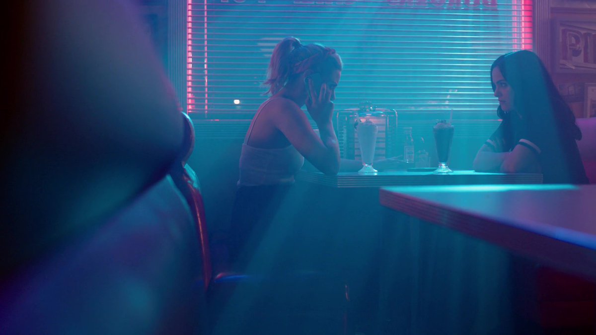 and in the same episode, betty and veronica have the light/dark pairing (with their clothing AND milkshakes) twice, which really emphasizes the importance of the symbolism imo.