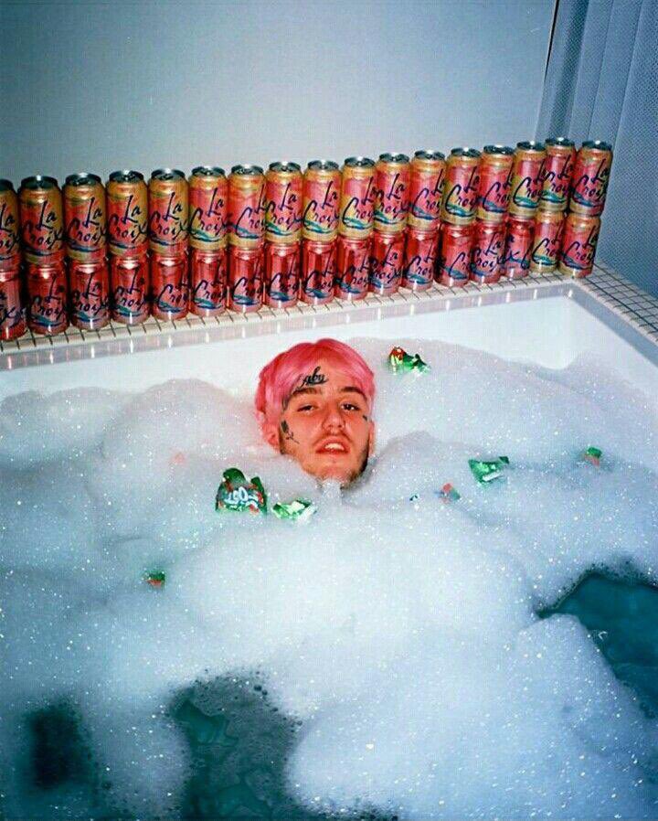 GETCAKEDlEYOUNG's tweet photo. Lil Peep by @prettypukee https://t.co/jZAWfT3xKl