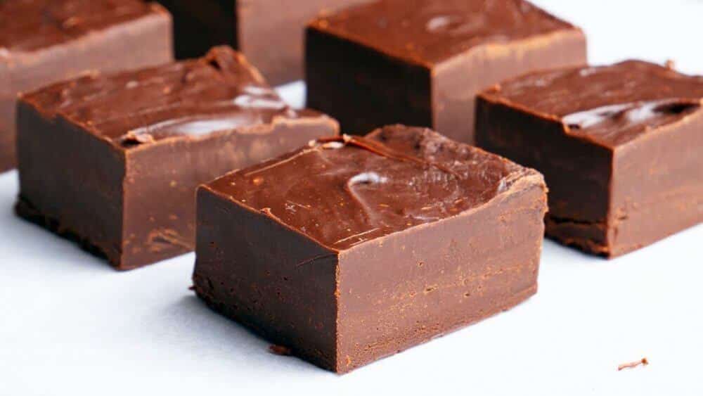 Spice_Bangla's tweet photo. Easy 2 Ingredient Chocolate Fudge Recipe https://t.co/iQV8DZl5VO