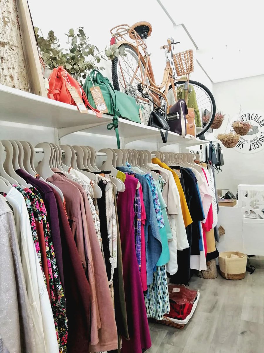 SiCmodaes's tweet photo. 🌍La marca que representa el ODS 6 es @CircularProject, es uno de los primeros proyectos en textil auditados por la Economía del Bien Común y pertenece también a las empresas de Triple Balance SANNAS. Velando por el buen uso de este recurso.💦 #MSMAD #ODS #ONU #AguaYsaneamiento https://t.co/0OUL0zD2s3