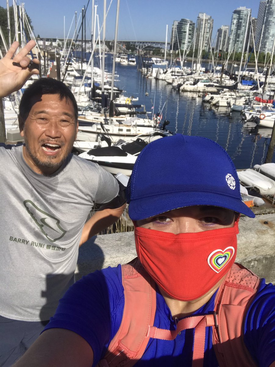 debrakato's tweet photo. Super sunny 12K run around Kits Beach & False Creek seawall while @Margaretb_yvr rocks her Scotia virtual race! Nice to run into Barry & virtual Justin Trudeau, too!
#virtualracetraining #thesweatlife #teamcanadasweats #vancouver #kitsilano #postmarathonrun https://t.co/7hBsPgtHzb