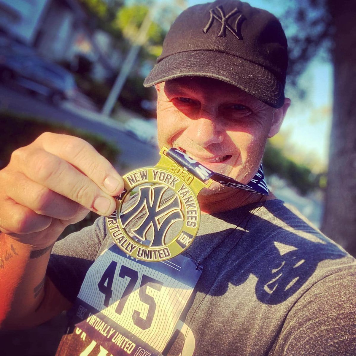 GMSField's tweet photo. DRUM ROLL PLEASE 🥁
👉 Participants of the Virtually United 5K &amp; 10K can now submit their results > https://t.co/JPQ3CFWKBb!
👉 Take a photo 📸 on your race course or with your swag and send it our way for a chance to be reposted on our page! 
#VirtuallyUnited #UnitedByPinstripes https://t.co/Q2e0MFXeff