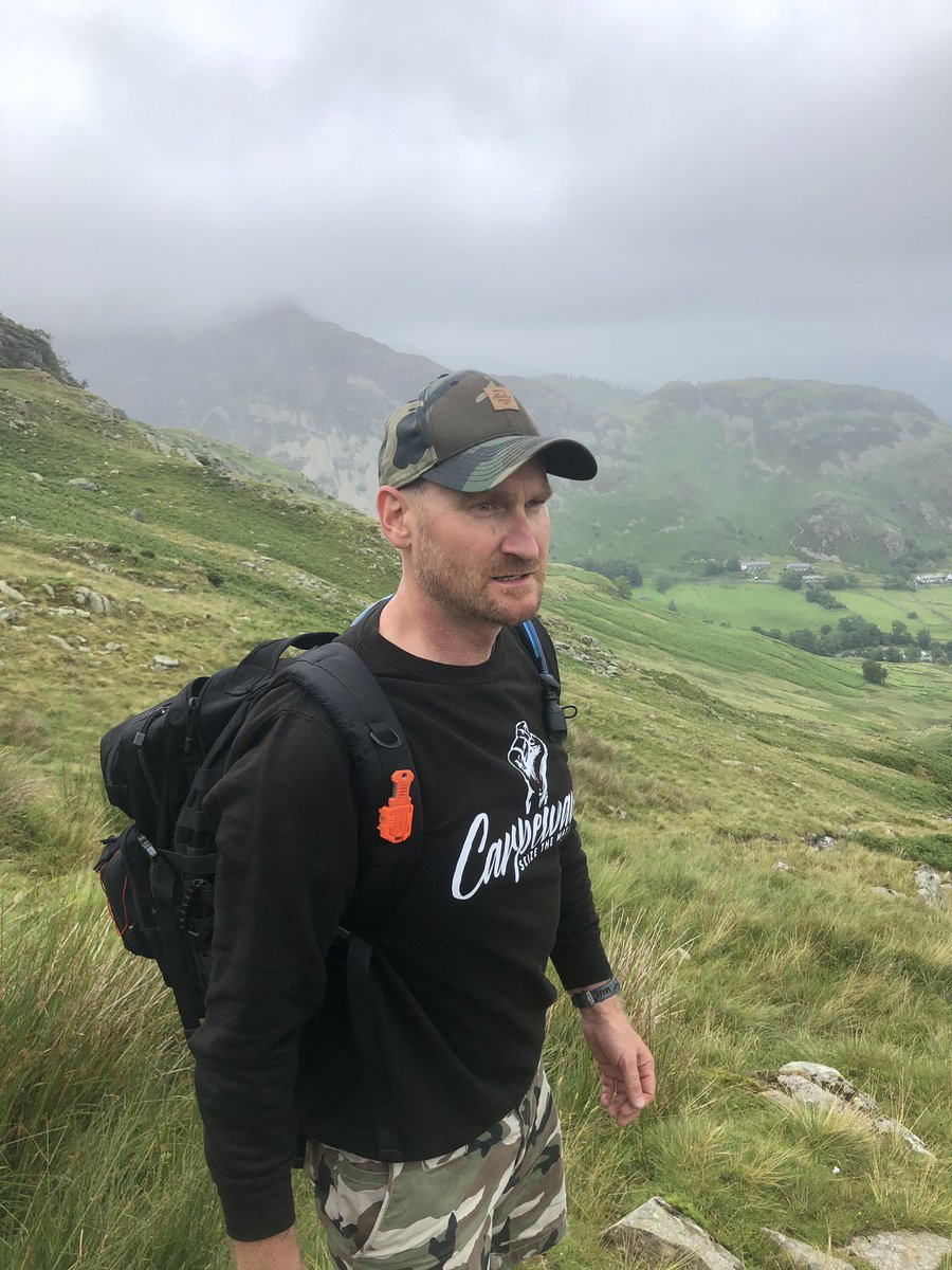 Ian_Farrar's tweet photo. Absolute brutal day on the fells with @murray_no1 
Great @carpeway training. 
8 hours, 8 wainwright’s 15 miles. https://t.co/TVTSRiJPWo