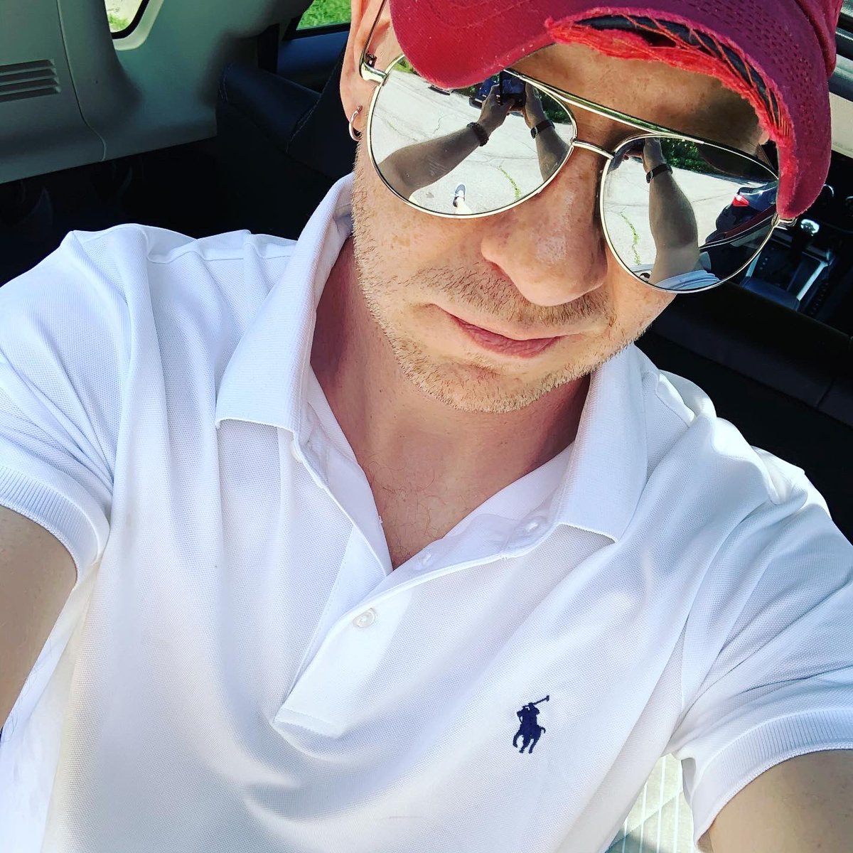 trdupuis's tweet photo. My work vibe is a little different today; I guess my mind is just still in other places... ☀️ 🏖😀👍🏼❤️💕 https://t.co/98UjBxYqtG
