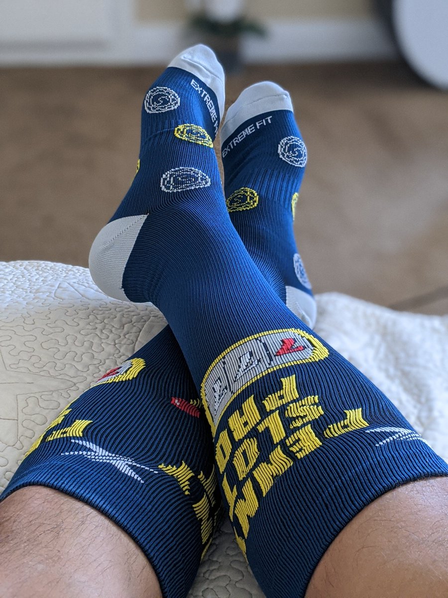 sdrunner's tweet photo. Went for a longer run this morning and as I was sitting post-run, wearing my @extremefitusa compression socks, I fell asleep and got a much needed (and rare) nap! Rocking my penny slot pro socks today 🪙
#ExtremeFitBR #BibChat #BibRavePro https://t.co/0qDLefbtoH