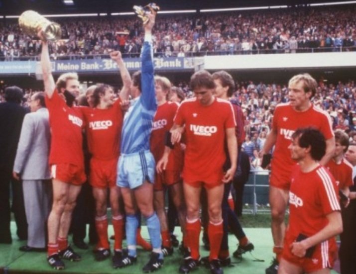 Bayern, despite Breitner's recent retirement, saw great improvement during the 1983-84 season thanks to the return of legendary coach Udo Lattek. Bayern missed out on the league title by a single point and won the Pokal.