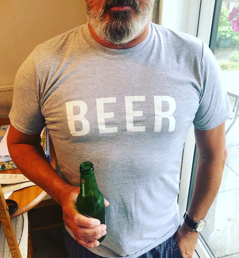 foodteesuk's tweet photo. Its @Beer0Cl0ck people!
Our beer foodtee has limited stock so head over to our #etsyshop shop now!
#beer #foodtees #beeroclock #beers #beerlove #beerstagram https://t.co/VST3qnwtLB