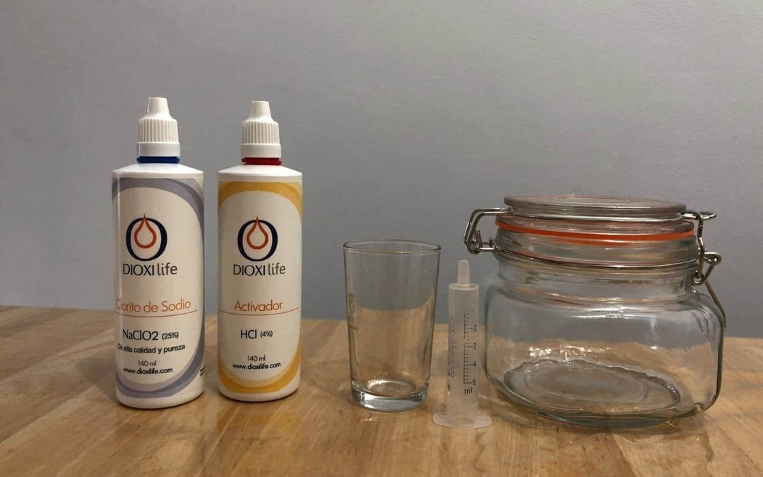 fionapettit71's tweet photo. #AndreasKalcker and his #BLEACH product #Dioxilife 
Yes @Dioxilife are selling BLEACH to vulnerable people to treat #COVID19 #Autism #Cancer https://t.co/dTE8zwMcxN