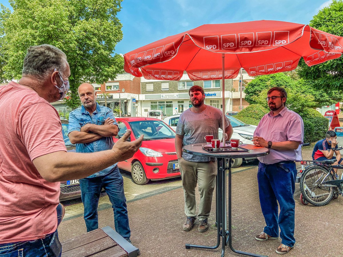 spdhuenxe's tweet photo. Viele Leute und gute Stimmung bei unseren Marktplatzgesprächen heute am Danziger Platz für Bruckhausen und Bucholtwelmen. Besonders freut uns das überragende Feedback, was viele von Euch uns heute Morgen mit auf den Weg gegeben haben. Wir bleiben am Ball. https://t.co/7UBj0KVwiK