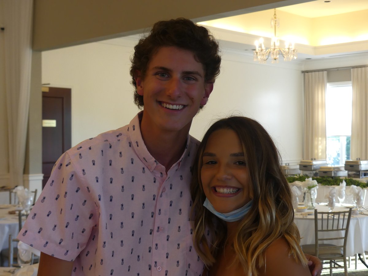 SeniorCelebrat1's tweet photo. Senior Celebration photos! https://t.co/AMEsIyOamw