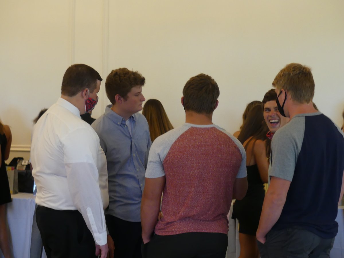 SeniorCelebrat1's tweet photo. Senior Celebration photos! https://t.co/AMEsIyOamw