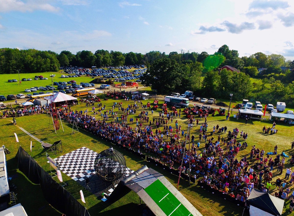 StarAttractions's tweet photo. Thrilling outdoor shows certain to delight attendees at your fair!

#globeofdeath #outdoorshow #motorcycles #BMX #fairs #countyfair #statefair #wowfactor #thrillshow #familyfun #letusentertainyou #instashow #instaentertainment #talent #talentagent #bookingagent #starattractions https://t.co/MKBwtWOwUr