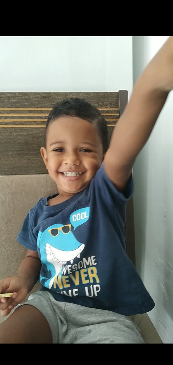 paulaschineide2's tweet photo. #tamojuntobmd Pra  Vc Thaic e Mariana a minha gratidão de poder estar assistindo vcs suas lindas. Manda um bjo pra meu filho ARTHUR https://t.co/WU3M55UoQR
