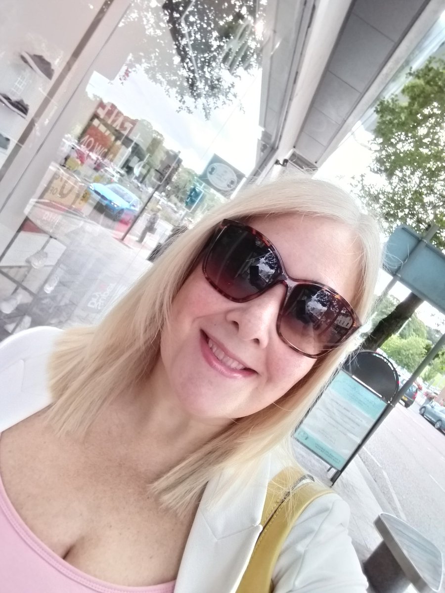 KarenDouglas_NI's tweet photo. Thanks as ever to Chelsea #JazzHair #Bangor who tamed my mane! A therapeutic hair wash, followed by a cut and blow dry. Great protective measures in place for staff and customers alike #PPE #FeelingHumanAgain #IMissedYou #PamperTime #SupportLocal 😷🙏💆♀️💇♀️💛 https://t.co/76IZEIGYtU