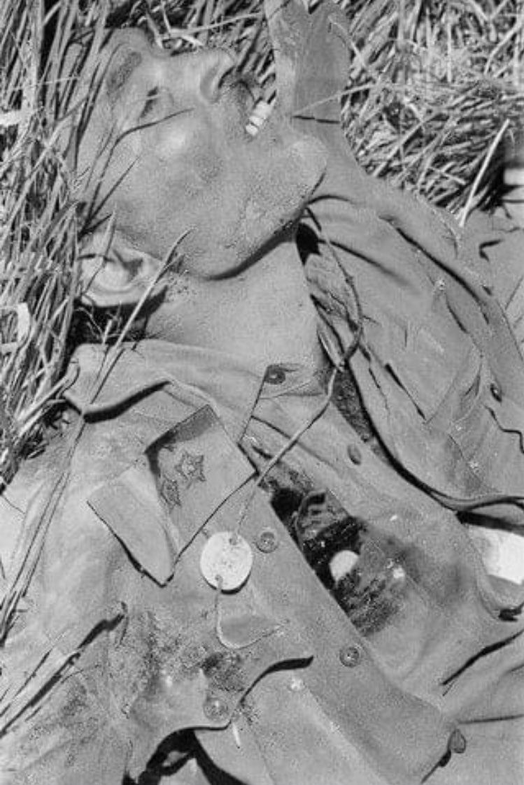 December 1971, Bangladesh -Indian soldier killed by Pakistani troops.(9/20)