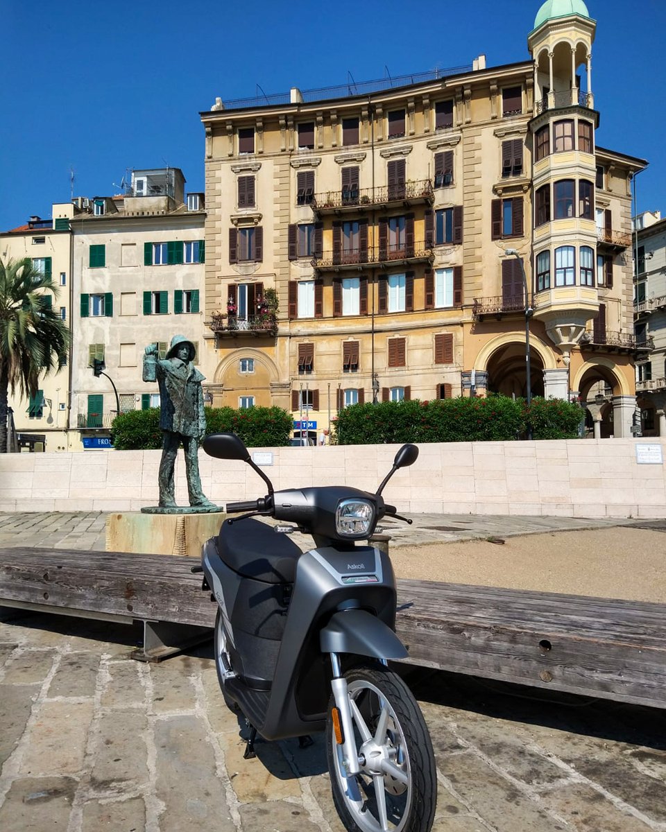 askoll_mobility's tweet photo. Oggi si conclude la prima settimana di #NGStour, un viaggio lungo la nostra Penisola per presentarvi e farvi provare la linea di e-scooter NGS. Da Milano a Roma, passando per Genova, Savona, Bologna, Torino e Firenze, ecco alcuni degli incantevoli luoghi in cui ci ha portato NGS3 https://t.co/EQtsv98YIy