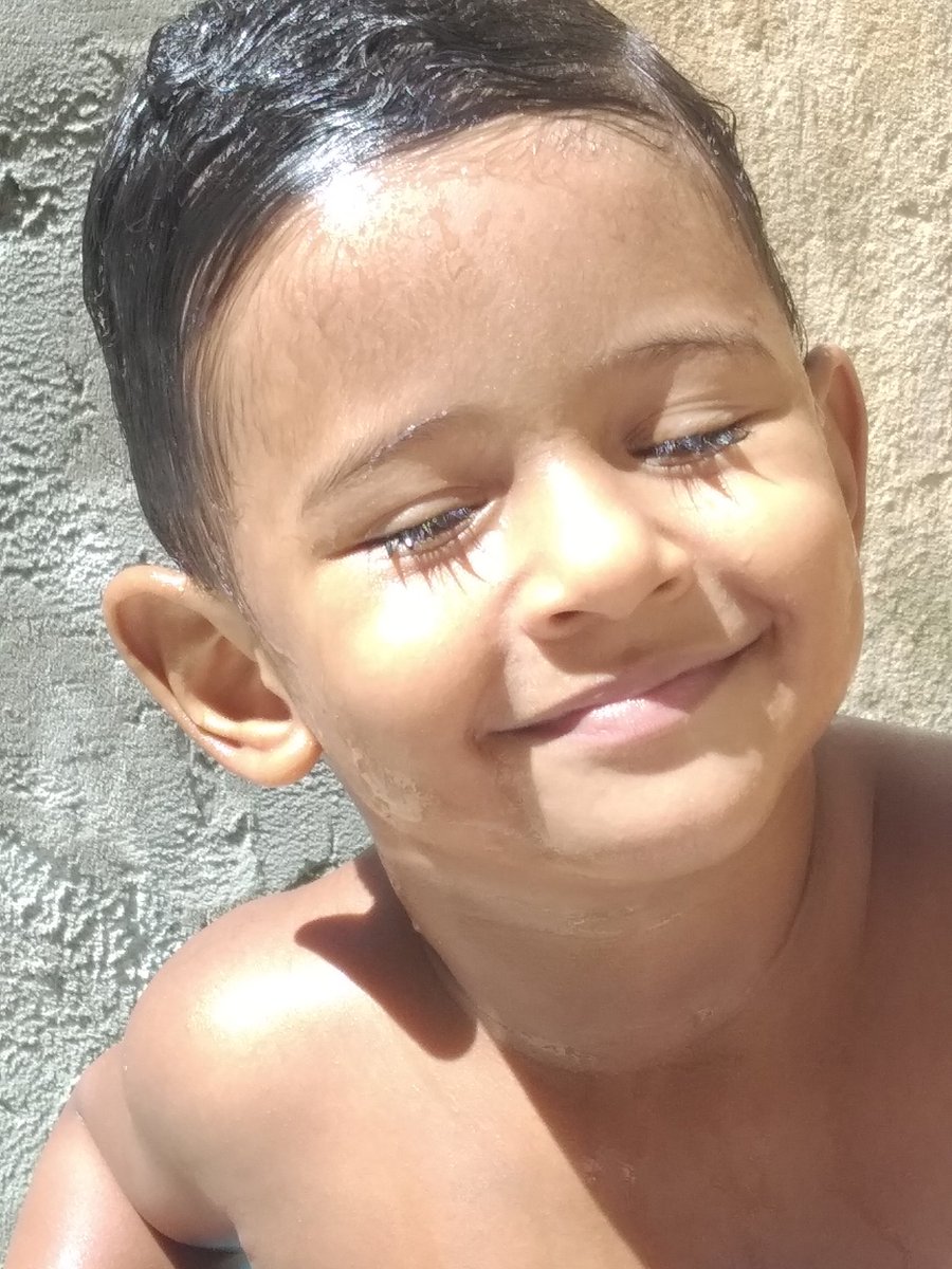 paulaschineide2's tweet photo. #tamojuntobmd Pra  Vc Thaic e Mariana a minha gratidão de poder estar com assistindo vcs suas lindas. Manda um bjo pra meu filho ARTHUR https://t.co/JoWEclP5wZ