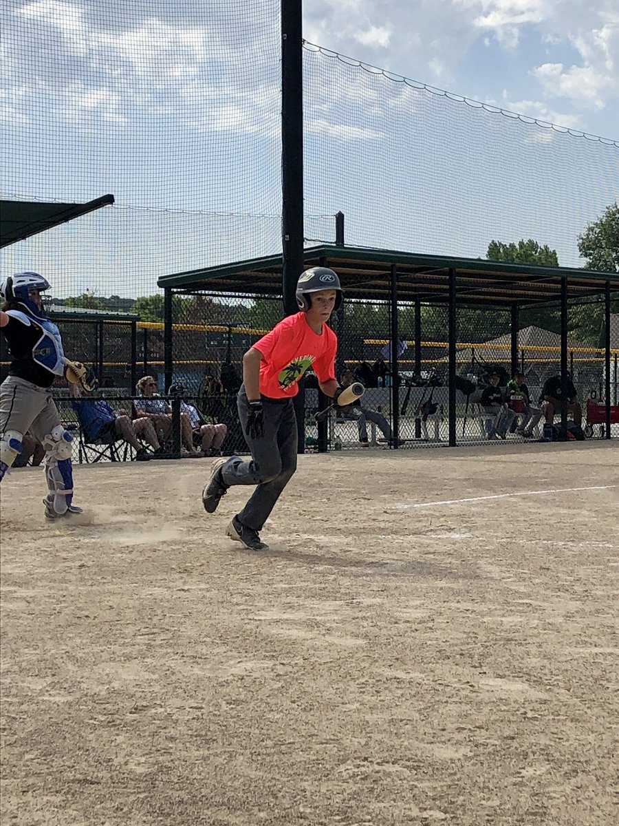 AablesAmber's tweet photo. Focused running @HawaiianHitfest
#HawaiianHitfest20 #Wolverines202011A https://t.co/r1UQGgO0Mv
