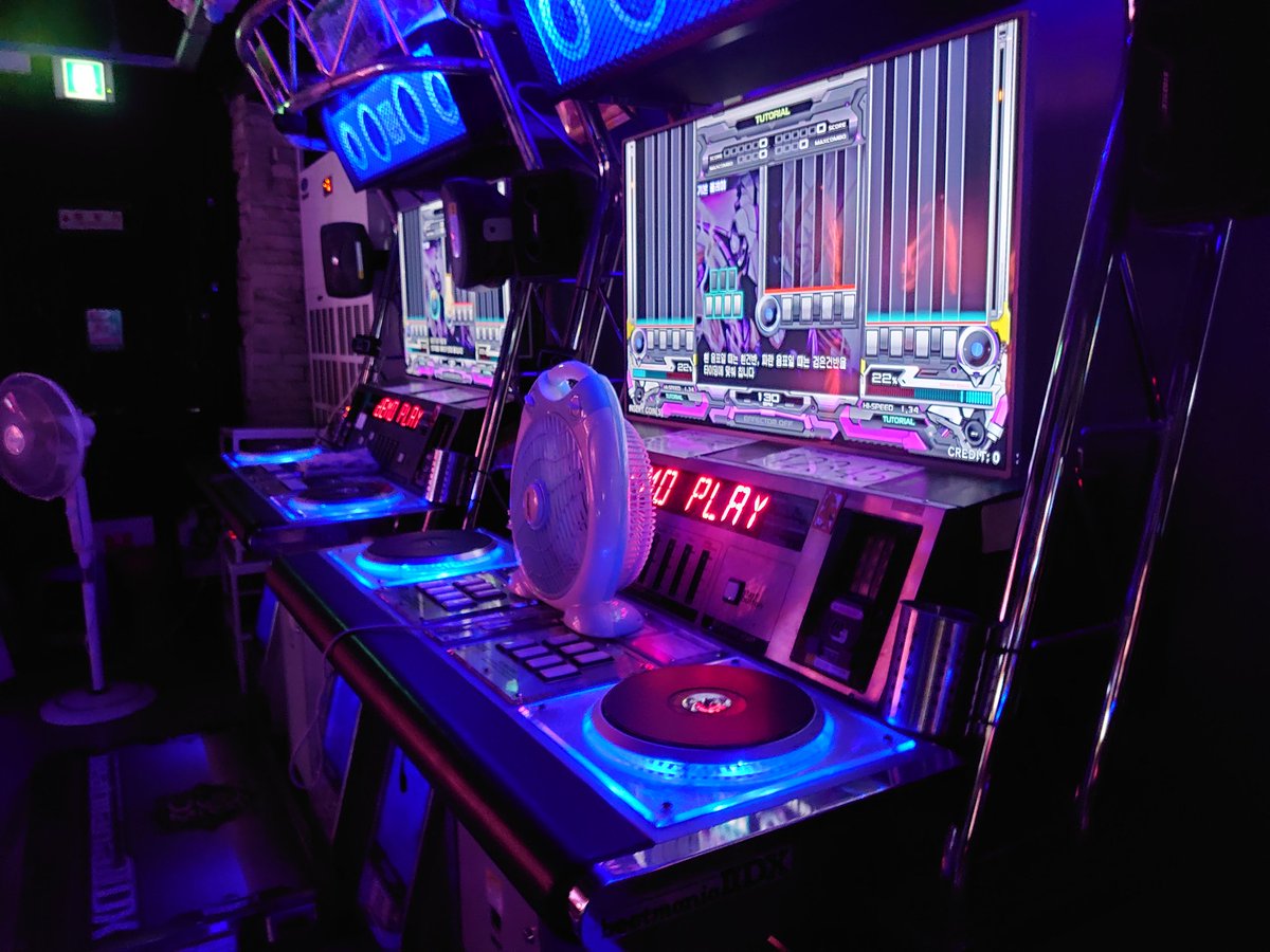 프리징 방지를 위해 모든 IIDX 정발기기의 램 업그레이드를 완료했습니다.