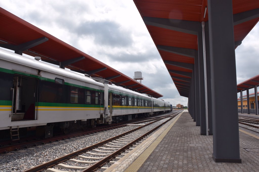 ChibuikeAmaechi's tweet photo. Today, we continued test-run of our new coaches on the completed Itakpe-Warri standard gauge rail line.

We've named the largest station on this route - the Agbor railway facility and station after former President Goodluck Jonathan. https://t.co/RZ8HtnigLi