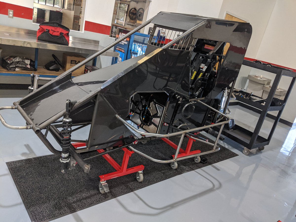 ctr397's tweet image. Spent the morning hanging some fresh @CarbonKenny panels on the 86 or the 84x. Going all reflective. #PAmidgetweek