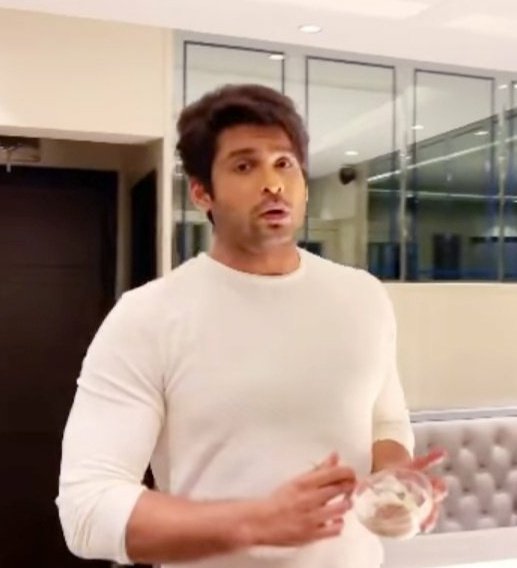 I'm Foody So Ik Or Chlega !!! #FirstLookOfDilKoKaraarAaya