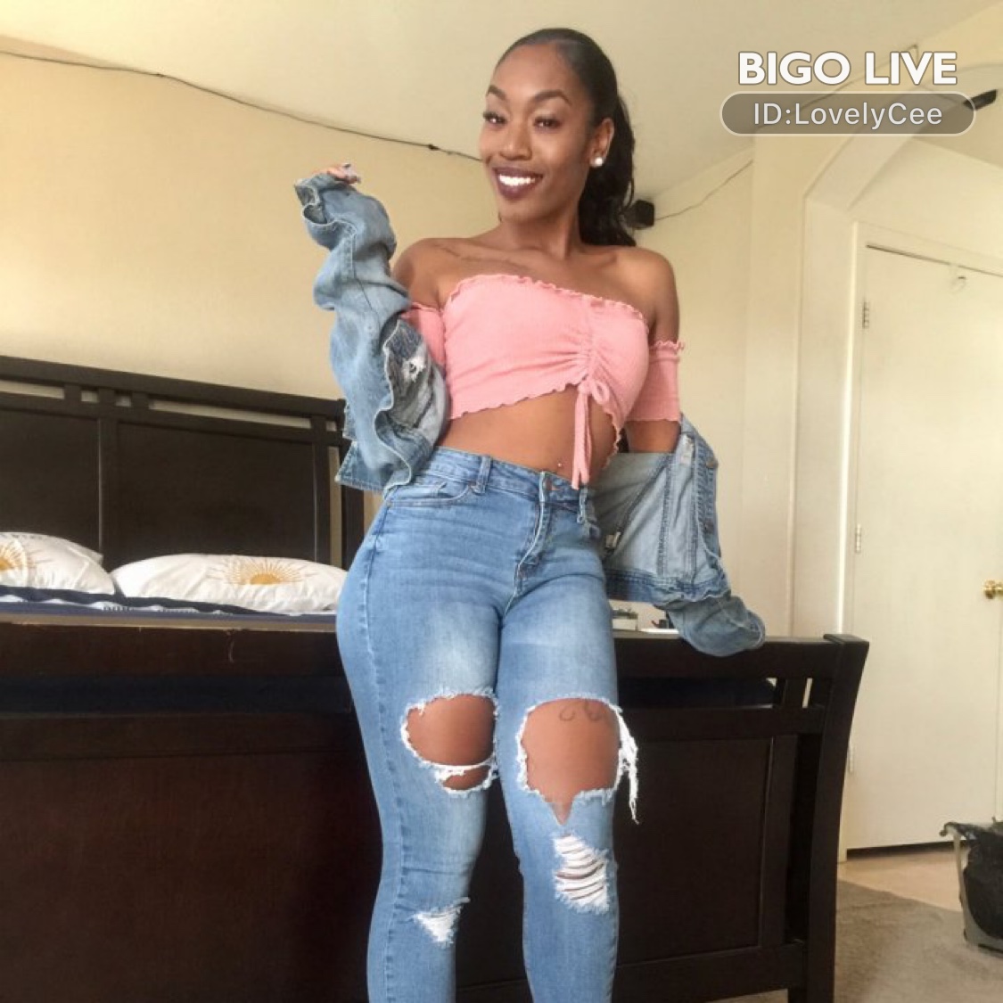 AllenBorum's tweet image. Come and see Fine Fit Cee's LIVE in #BIGOLIVE: #chat Gift Me Babyy 😉 #450KGOAL🌟  
slink.bigovideo.tv/Ng7r2d