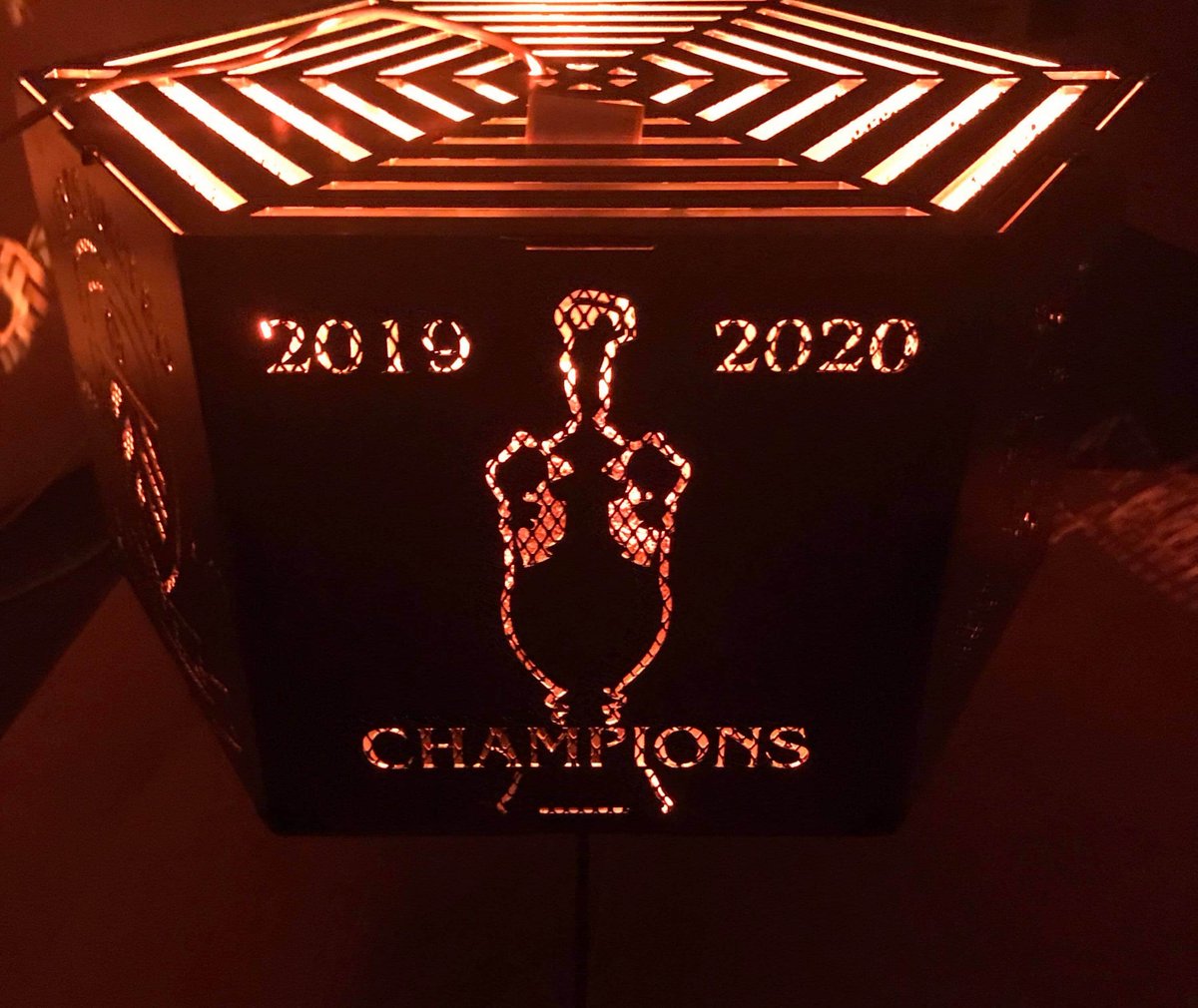 ThePitCompany's tweet photo. 🎊GIVEAWAY TIME🎊

To celebrate becoming CHAMPIONS of the league we are giving away one of our new 'back where we belong' fire pits to one of you lucky lot!💙💛

To enter you have to:
✅Retweet this tweet
✅Tag 3 mates below
✅Make sure you follow us!

Good luck everyone😎 #lufc https://t.co/iGn78vAs4V