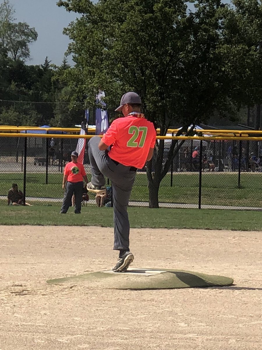 CherylShin4's tweet photo. @HawaiianHitfest #wolverines202011a  #HawaiianHitfest20 loving watching some Baseball!!!! https://t.co/K2dLgTzE55