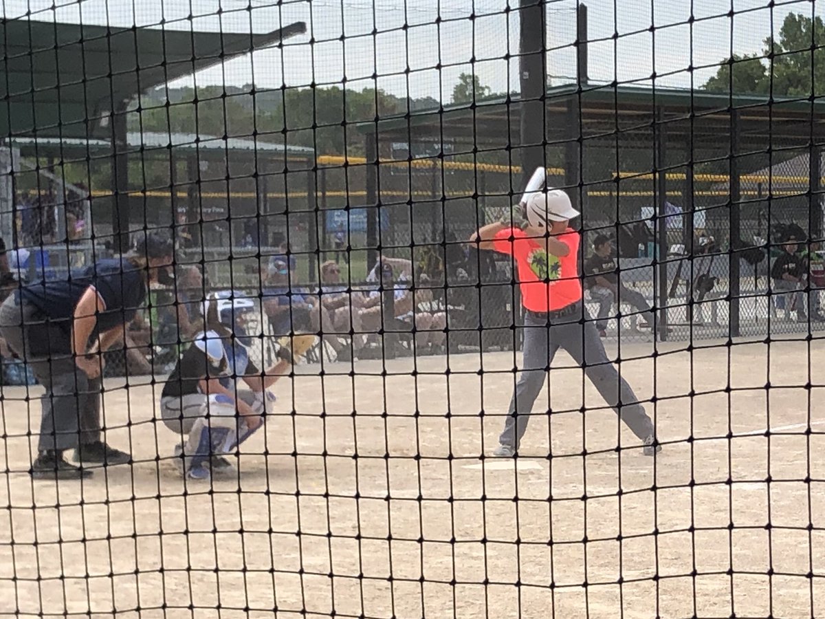 CherylShin4's tweet photo. @HawaiianHitfest #wolverines202011a  #HawaiianHitfest20 loving watching some Baseball!!!! https://t.co/K2dLgTzE55