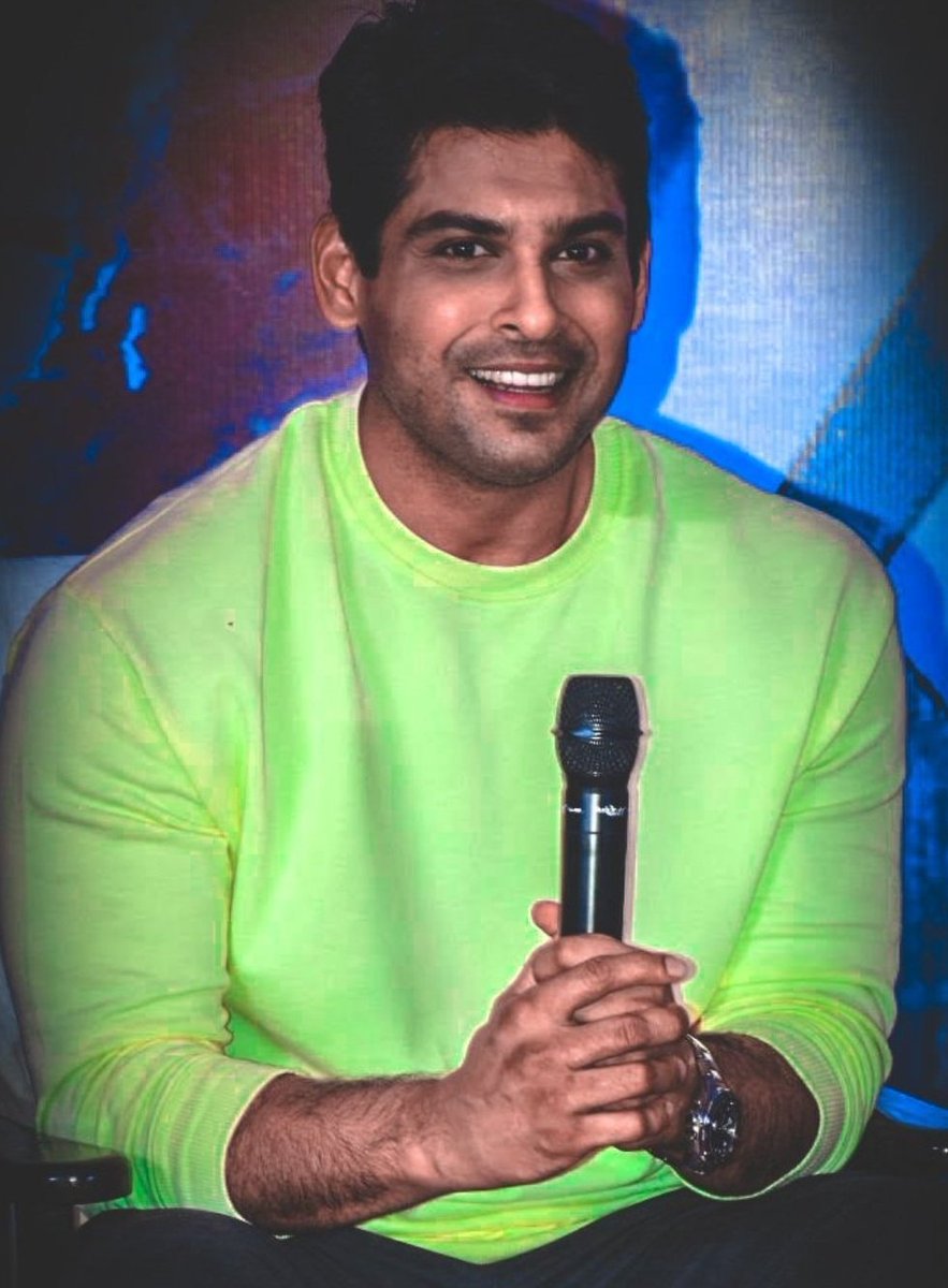 Umm wanna to try another One ok let's taste Green ! #FirstLookOfDilKoKaraarAaya