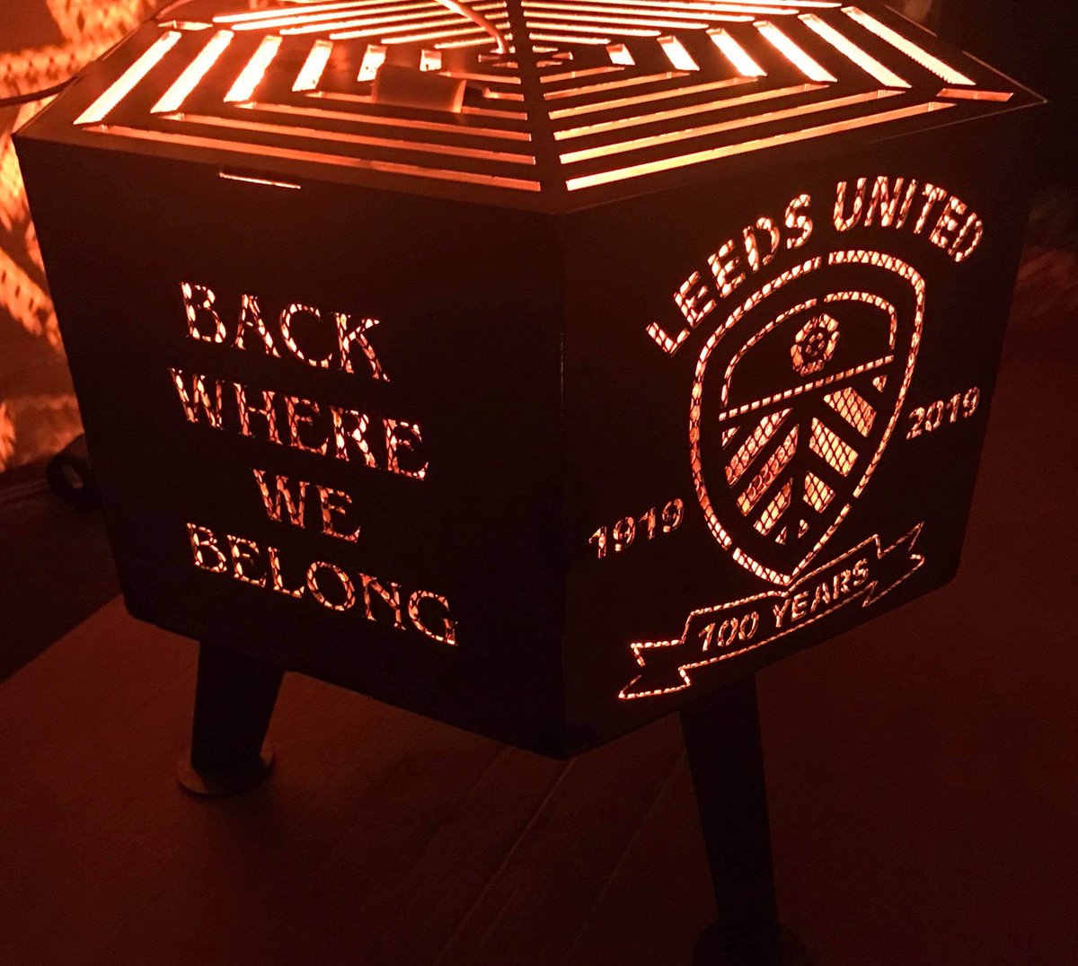 ThePitCompany's tweet photo. 🎊GIVEAWAY TIME🎊

To celebrate becoming CHAMPIONS of the league we are giving away one of our new 'back where we belong' fire pits to one of you lucky lot!💙💛

To enter you have to:
✅Retweet this tweet
✅Tag 3 mates below
✅Make sure you follow us!

Good luck everyone😎 #lufc https://t.co/iGn78vAs4V