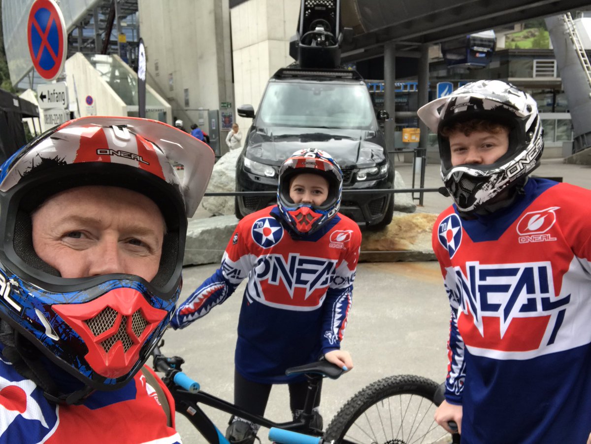 CappielowPark's tweet photo. Supercharged or pedal powered? #bikerepublic #007elements #Sölden https://t.co/jpmLB3gg7k