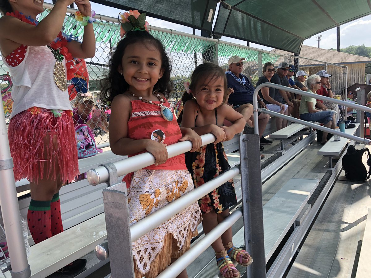 CherylShin4's tweet photo. @HawaiianHitfest #wolverines202011a  #HawaiianHitfest20 Our Mini Wolverine fans 😊 https://t.co/nt93nrMGf2
