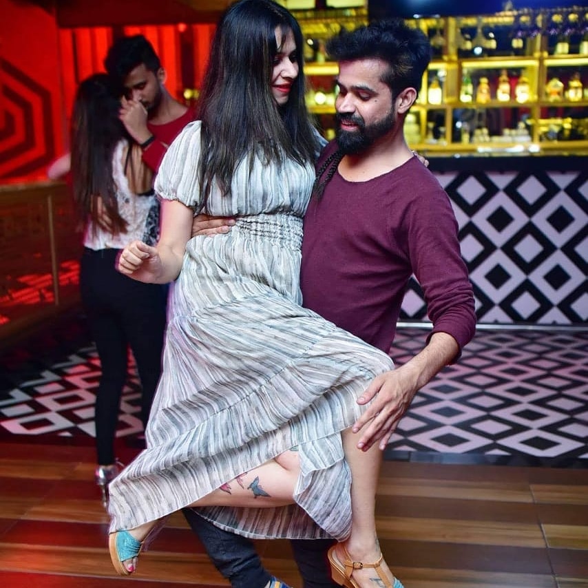 surajbachata's tweet photo. Searching for the most perfect forms of expression, show with your dance moves.

@surajbachata https://t.co/aZnTzrXyBO