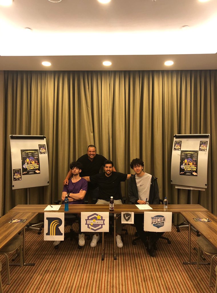 shiningstarsof1's tweet photo. 💥Signing Day💥🖋🎉
Shining Stars of USA ayrıcalığı ile akademik ve basketbol kariyerlerine Amerika'da burslu olarak devam etme kararı alan oyuncularımız Rıfat Ege Küçük ve Görkem Örtül'e yeni takımlarında başarılar diliyoruz. #shiningstarsofusa https://t.co/9jT1DdlJP6