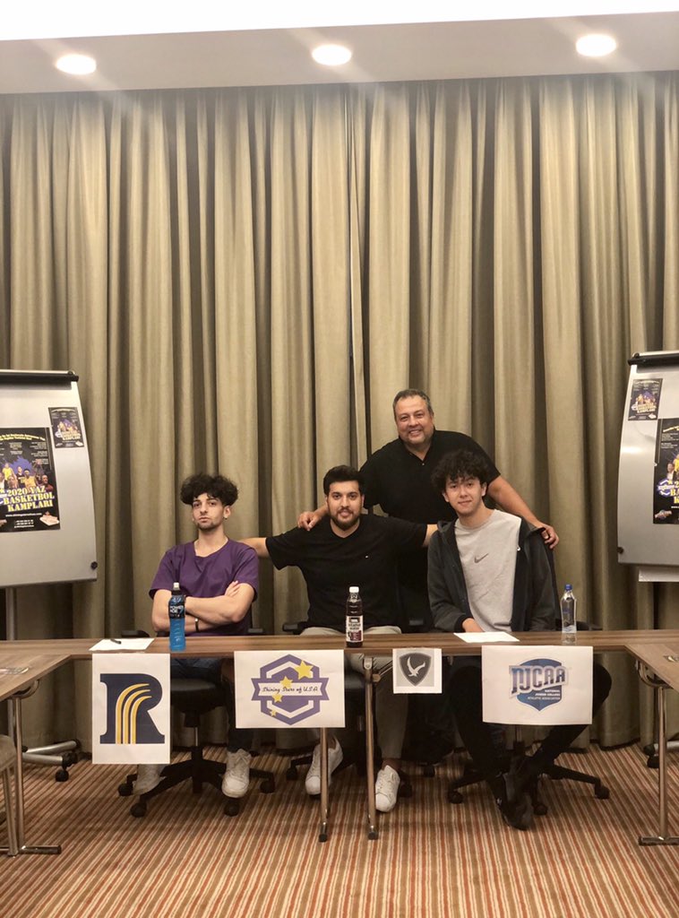 shiningstarsof1's tweet photo. 💥Signing Day💥🖋🎉
Shining Stars of USA ayrıcalığı ile akademik ve basketbol kariyerlerine Amerika'da burslu olarak devam etme kararı alan oyuncularımız Rıfat Ege Küçük ve Görkem Örtül'e yeni takımlarında başarılar diliyoruz. #shiningstarsofusa https://t.co/9jT1DdlJP6