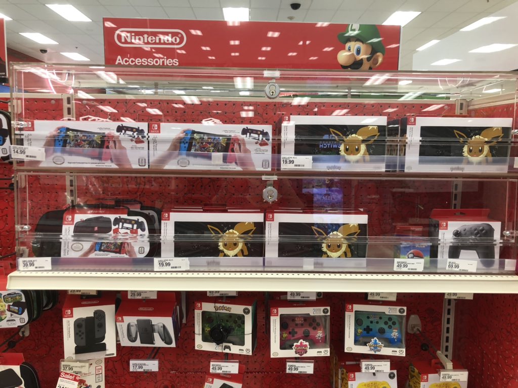 jennymeddles's tweet photo. Fill it! ✅ Sell it! ✅ We are switching things up to fill the floor in tech. #inthestore #on the floor #Allin. @amy_tgt @HeatherH613 @GMells87 @MelanieLukacz88 https://t.co/8raIE8Y1YP