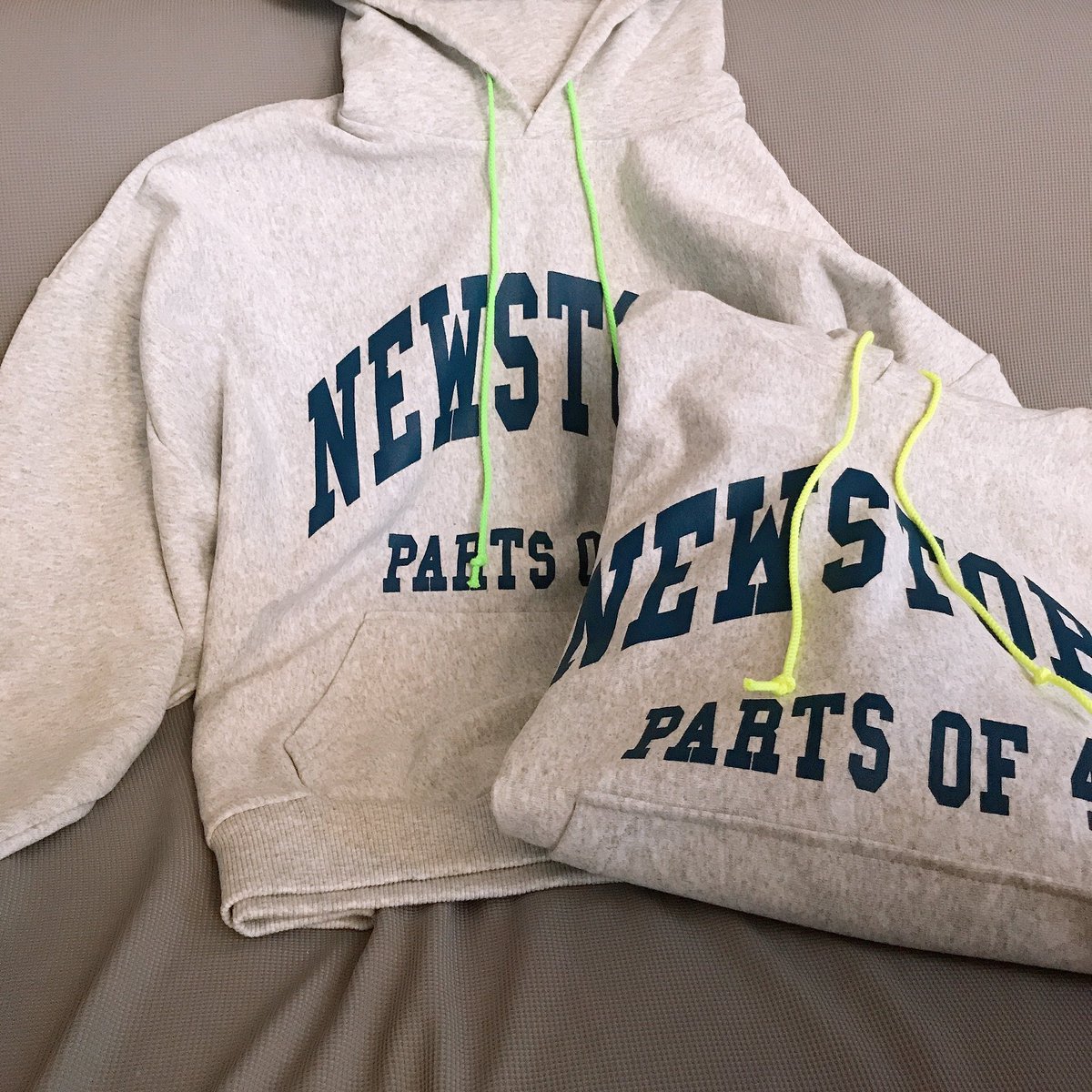 まー お泊まり会したので Storyグッズ のパーカーの紐チェンジ決行 思った以上に可愛い Story News 加藤シゲアキ 増田貴久 小山慶一郎